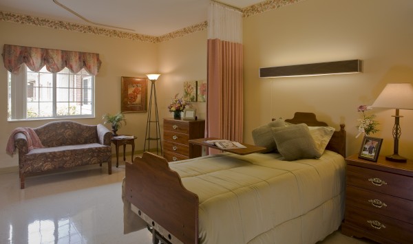 The Laurels of Charlottesville: Private Guest Room